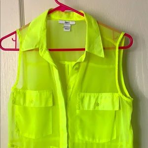 Sleeveless flowy blouse